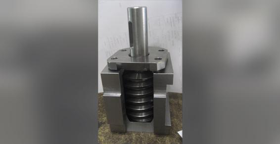 Création d'une pièce métallique