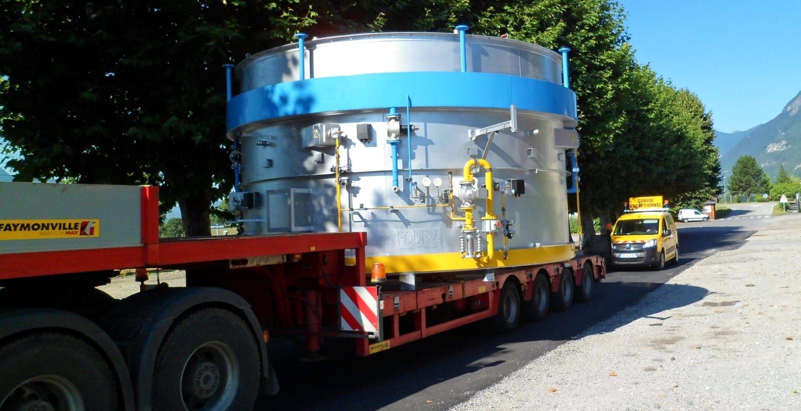 Four de traitement en convoi exceptionnel