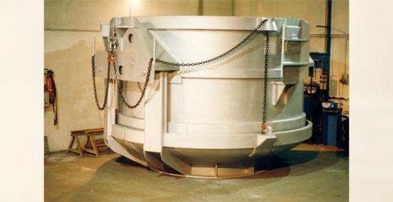 Panier de chargement des ferrailles dans four