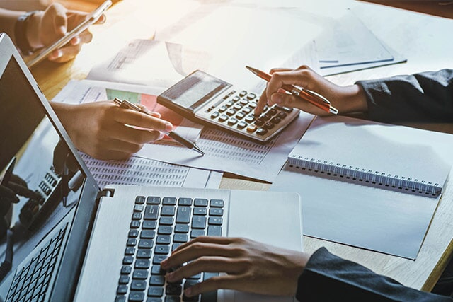 הכנה והגשה של דו"חות תקופתיים לרשויות המס