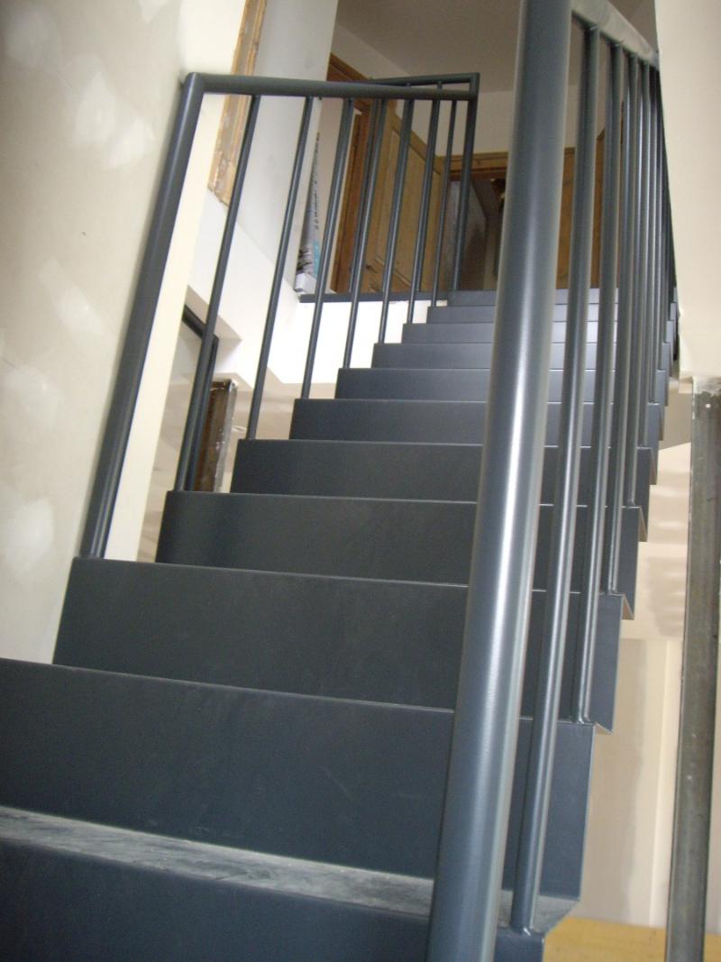 Escalier acier thermolaqué