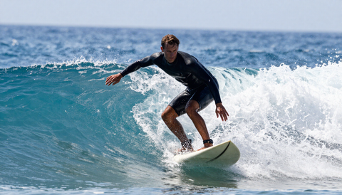 Surfing experience photo 1