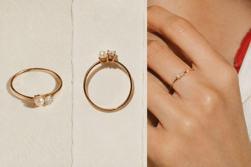 Twin toi-et-moi ring in 18k gold with a pearl and diamond