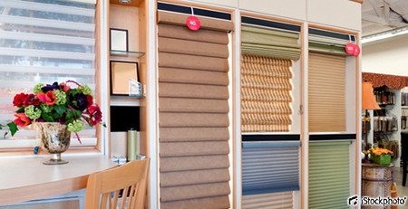 Différentes textures et styles de stores